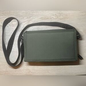 Mundi Cross Body Bag/Wallet Green Purse Organizer